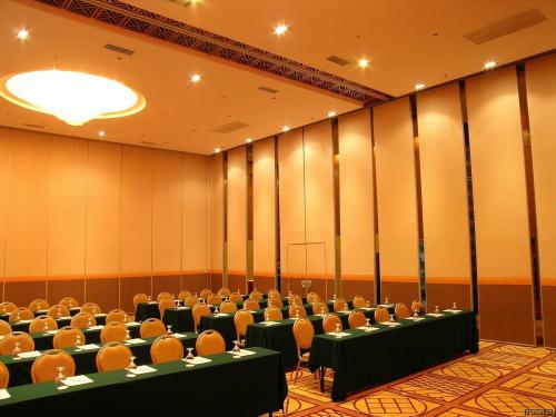 活動(dòng)隔斷墻